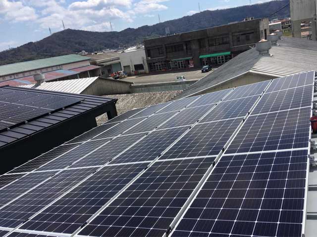徳島県名西郡のエクソル製XLM60-315S×30枚の太陽光発電施工写真
