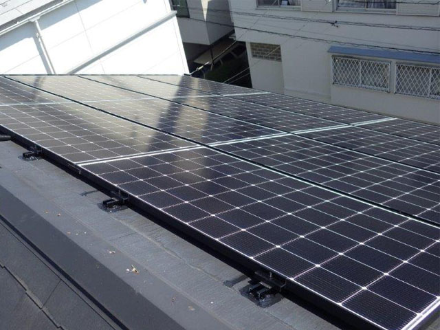 神奈川県横浜市のLOOOP製LP-325M-60MH-002×12枚の太陽光発電施工写真