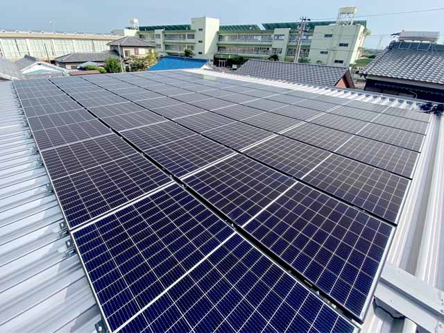 愛知県西尾市のネクストエナジー・アンド・リソース製NER120M345J-MB ×42の太陽光発電施工写真