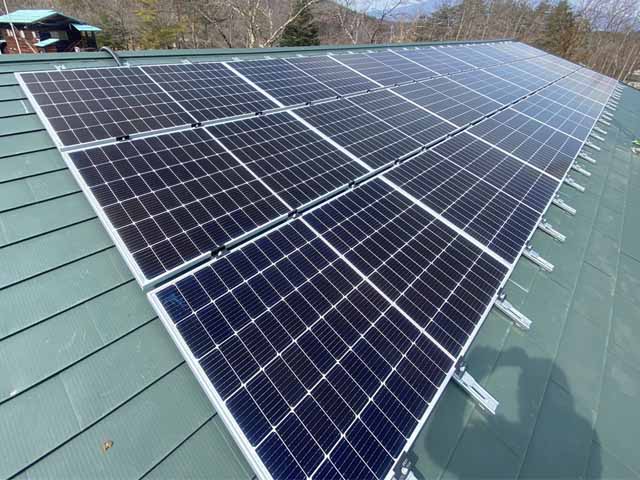 山梨県北杜市のエクソル製XLM120-380L ×48の太陽光発電施工写真