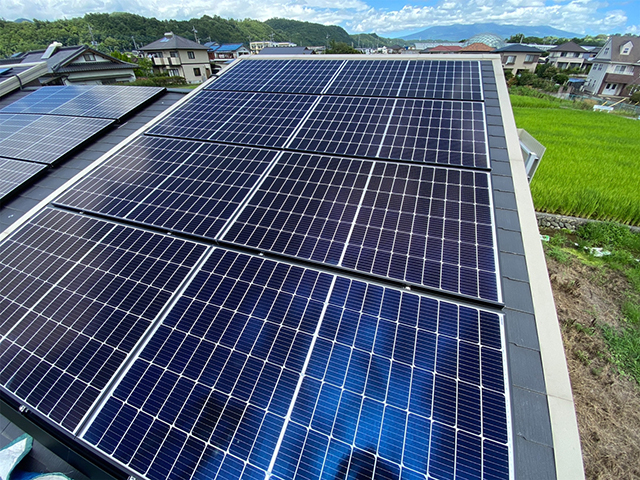 山梨県韮崎市の長州産業製CS-340B81 ×14の太陽光発電施工写真