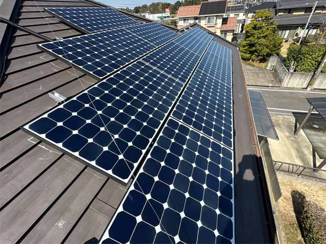 愛知県岡崎市の東芝製SPR-210N-WHT-J ×21の太陽光発電施工写真