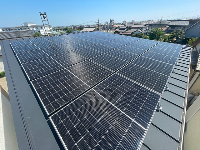 愛知県西尾市のＱセルズ製Q.TRON M-G2.4+ 430 ×24の太陽光発電施工写真
