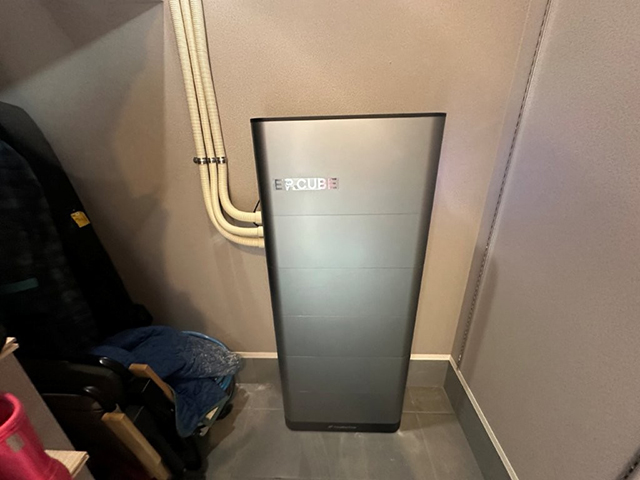 京都府京都市の カナディアンソーラー製B1-3G ×4の蓄電池施工写真