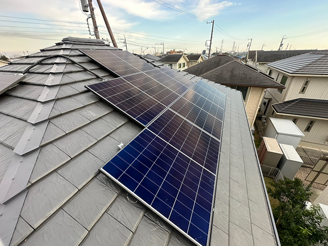 三重県四日市市のハンファジャパン製Re.RISE-NBC 440 ×12の太陽光発電施工写真