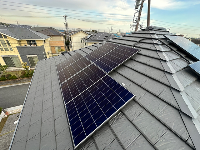 三重県四日市市のハンファジャパン製Re.RISE-NBC 440 ×12の太陽光発電施工写真3