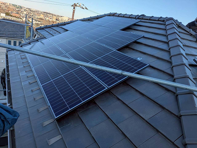 東京都稲城市のカナディアンソーラー製CS6.2-32TM-300 ×13の太陽光発電施工写真