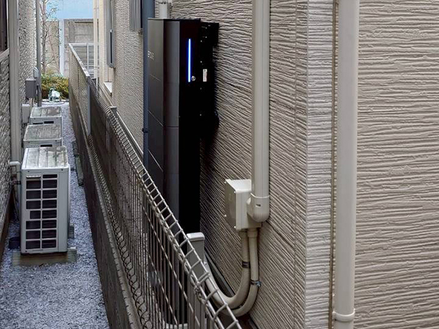 東京都大田区の カナディアンソーラー製B1-3G ×4の蓄電池施工写真