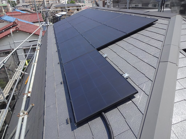 東京都昭島市のハンファジャパン製Re.RISE-NBC AG270 ×13の太陽光発電施工写真