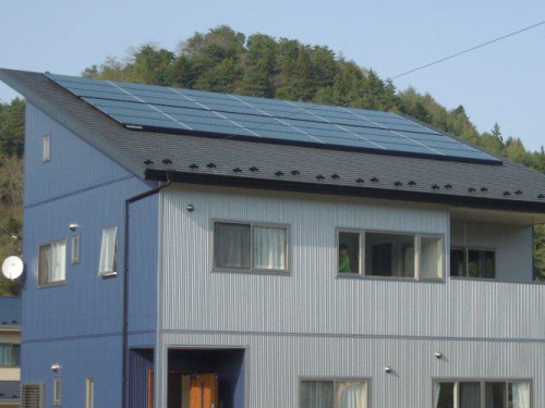 山梨県富士吉田市のカナディアン・ソーラー製CS5A-200M×36枚の太陽光発電施工写真