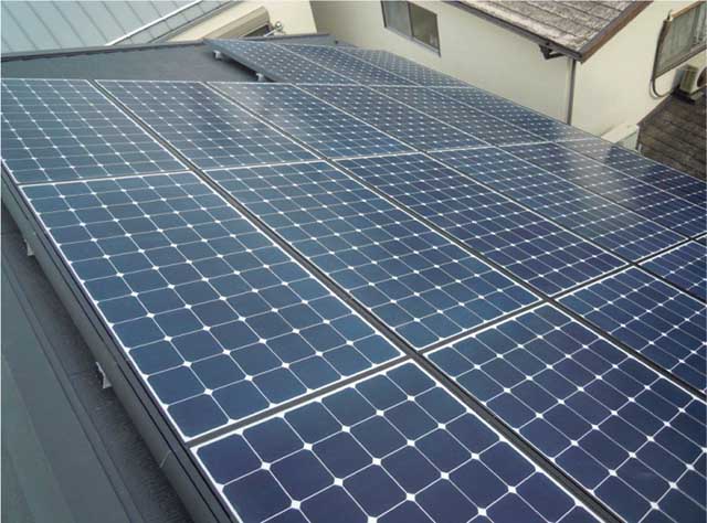 東京都目黒区の東芝製SPR-240NE-WHT-J×21枚の太陽光発電施工写真