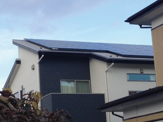 宮城県多賀城市の東芝製SPR-250NE-WHT-J×38枚の太陽光発電施工写真