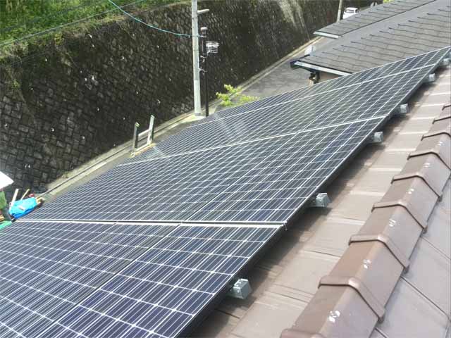 広島県広島市のパナソニック製VBHN245WJ01×15枚 VBHN120WJ01×5枚の太陽光発電施工写真