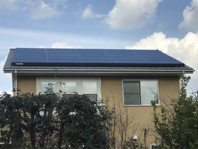愛媛県東温市の東芝製SPR-250NE-WHT-J ×25枚の太陽光発電施工写真