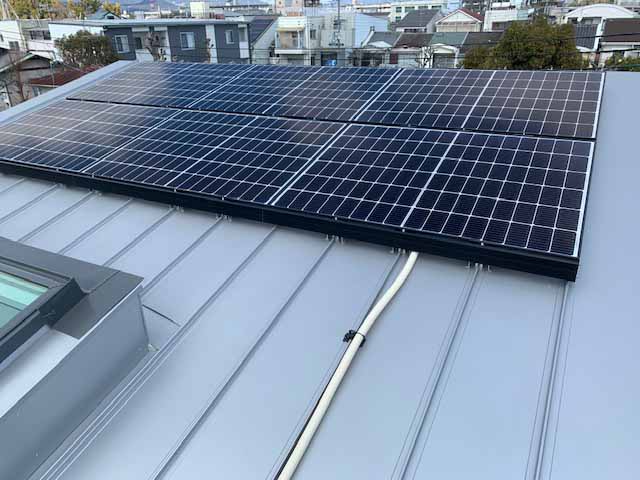 兵庫県西宮市のカナディアンソーラー製CS3LA-300MS ×12の太陽光発電施工写真