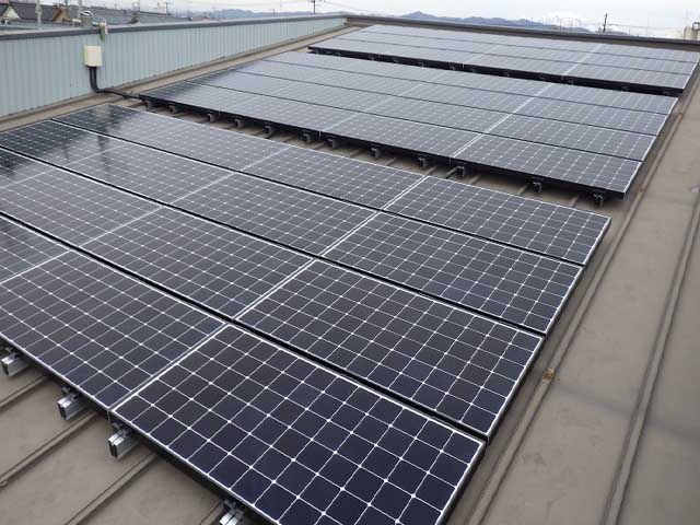 新潟県見附市の東芝製SPR-E20-250×44枚の太陽光発電施工写真