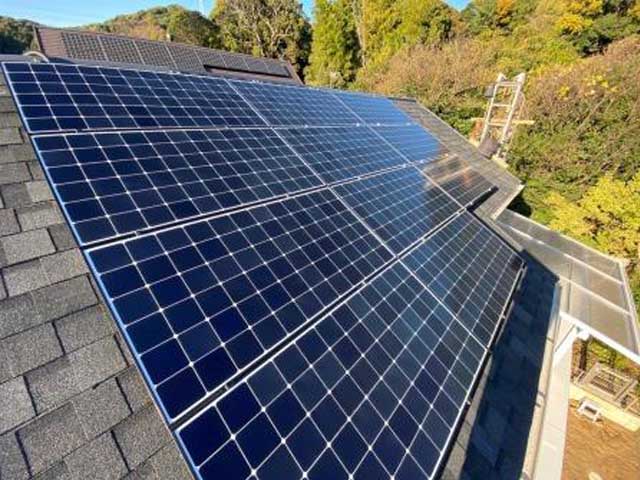 愛知県豊川市の東芝 製SPR-E20-250×13枚の太陽光発電施工写真