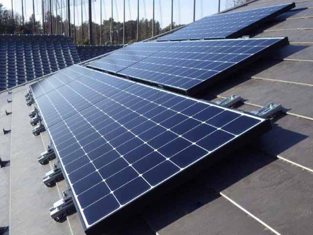 神奈川県川崎市の東芝製SPR-E20-250 ×12の太陽光発電施工写真