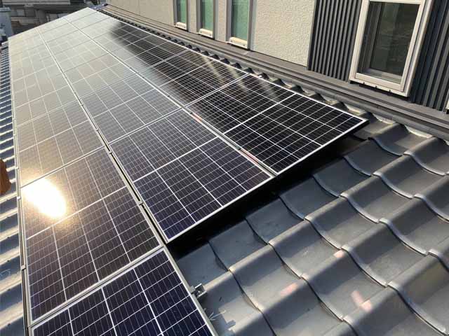 愛知県名古屋市のQセルズ製Q.PEAK DUO XS-G6 185 ×22の太陽光発電施工写真