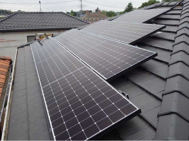 群馬県館林市の東芝製SPR-X21-265×23枚 SPR-X22-360×3枚の太陽光発電施工写真