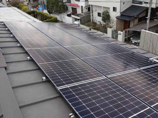 神奈川県鎌倉市のLOOOP製LP-380MCV-120MH-002 ×12の太陽光発電施工写真