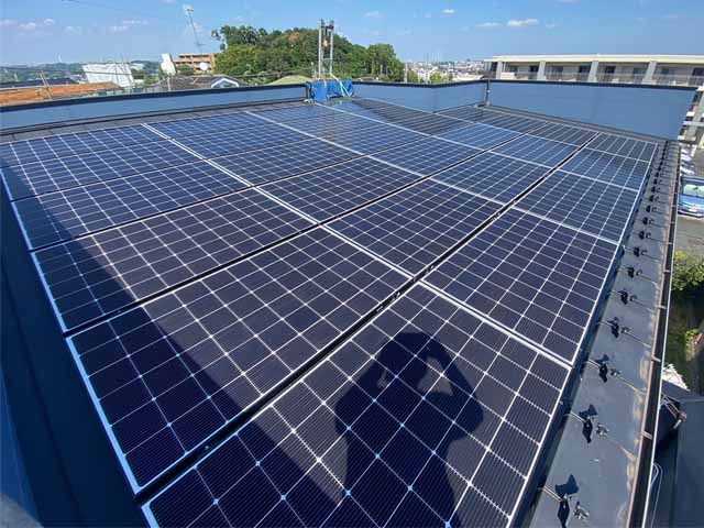 神奈川県横浜市のLooop製LP-325M-60MH-002 ×28枚の太陽光発電施工写真