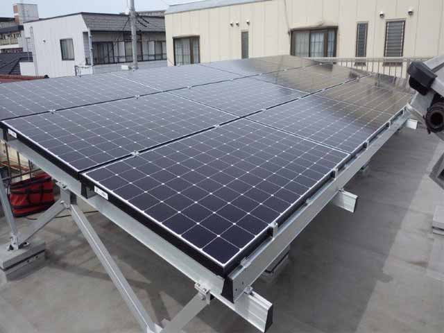 千葉県千葉市のサンパワー製SPR-MAX3-400 ×12の太陽光発電施工写真