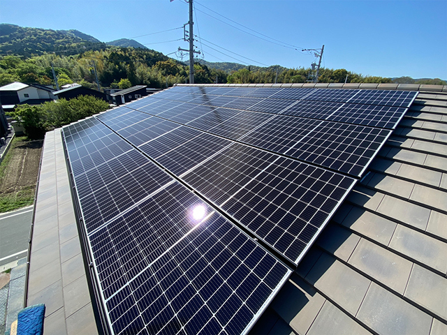 愛知県豊川市の長州産業製CS-340B81 ×15、CS-223B81 ×10の太陽光発電施工写真