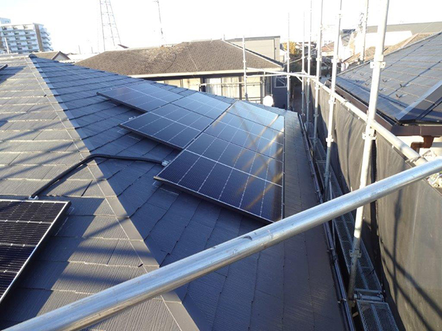 東京都西東京市のＱセルズ製Q.PEAK DUO M-G11 400 ×14、Q.PEAK DUO S-G11 265 ×10の施工写真