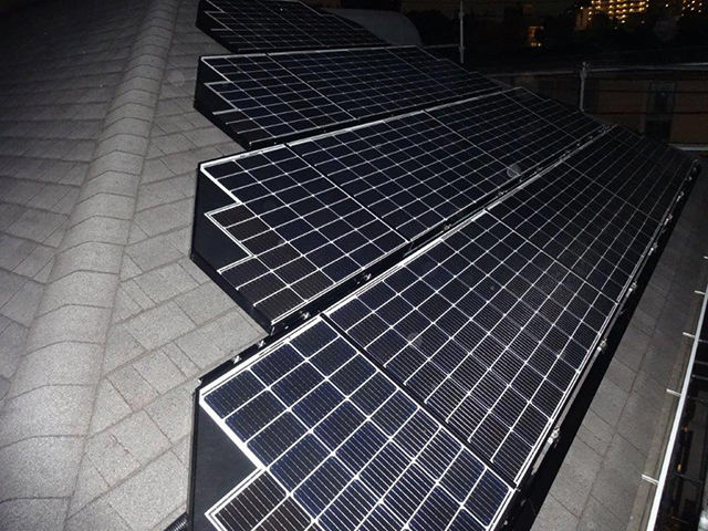 東京都板橋区の長州産業製CS-223B81S ×14、CS-109B81S ×5、CS-109B81L ×6、CS-109B81R ×8の太陽光発電施工写真