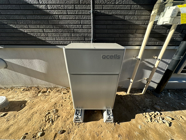 三重県四日市市の Qセルズ製QREADY-B97-1の蓄電池施工写真