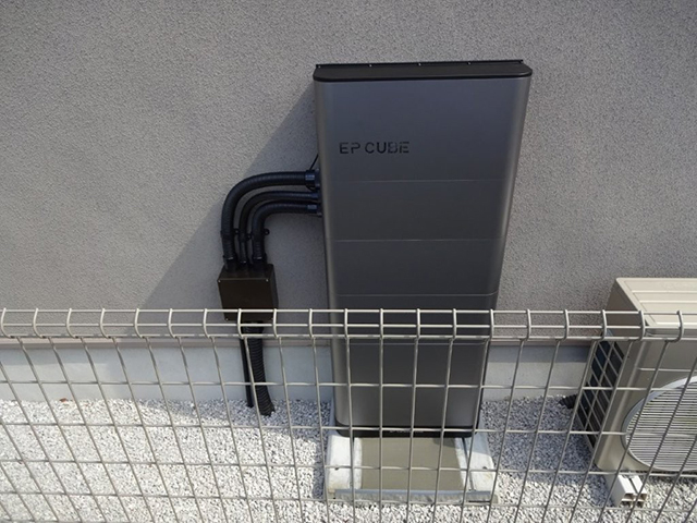 東京都町田市の カナディアンソーラー製B1-3G ×4の蓄電池施工写真