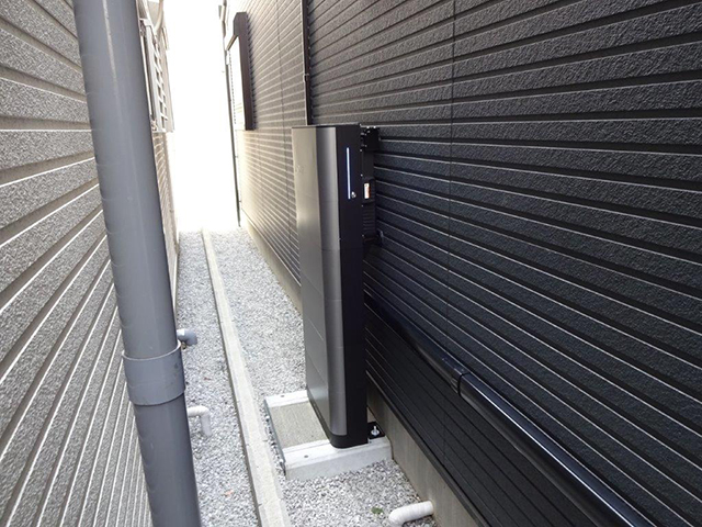 東京都葛飾区の カナディアンソーラー製B1-3G ×4の蓄電池施工写真