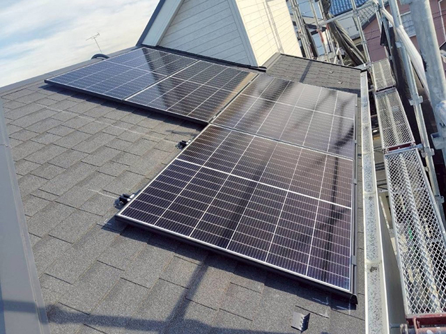 東京都町田市のカナディアンソーラー製CS6.2-48TM-455 ×10、CS6.2-36TM-340 ×5、CS6.2-32TM-300 ×3の施工写真