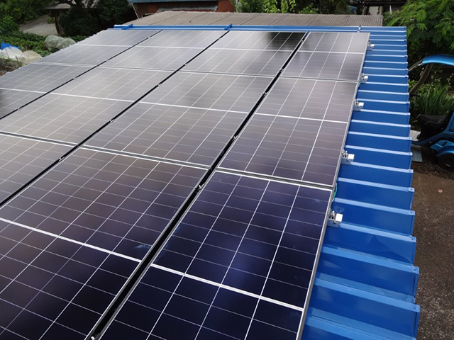 東京都町田市のハンファジャパン製Re.RISE-NBC 440 ×9、Re.RISE-NBC MS290 ×3の太陽光発電施工写真