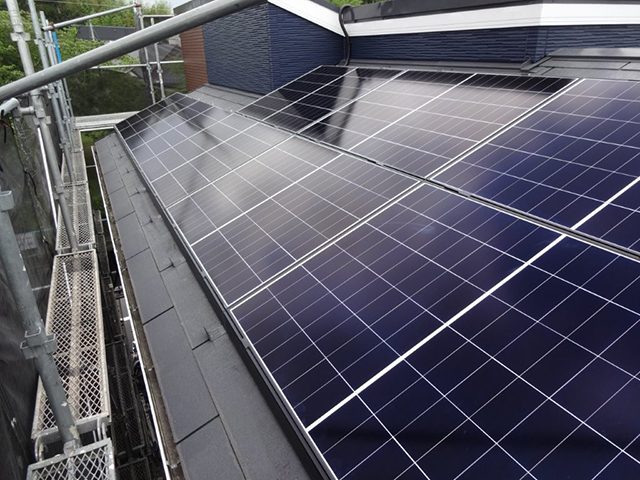 東京都昭島市のハンファジャパン製Re.RISE-NBC 440 ×15の太陽光発電施工写真