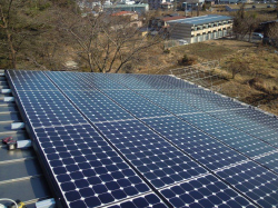 山梨県富士吉田市の東芝製SPR-210N-WHT-J×24枚の太陽光発電施工写真