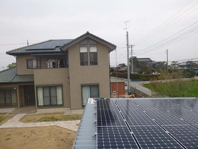 埼玉県行田市の東芝製SPR-250NE-WHT-J×40枚の太陽光発電施工写真