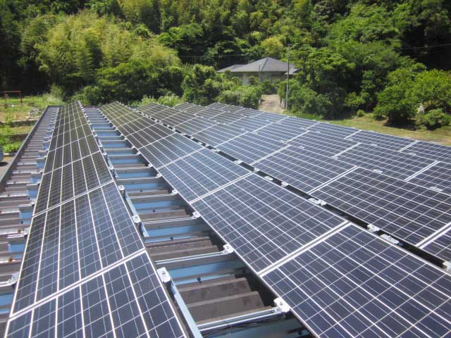千葉県いすみ市のトリナソーラー製TSM-205DC80.08×50枚の太陽光発電施工写真