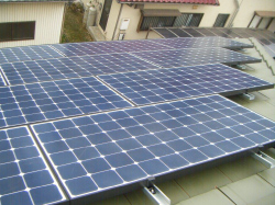 静岡県伊豆の国市の東芝製SPR-240NE-WHT-J×24枚の太陽光発電施工写真