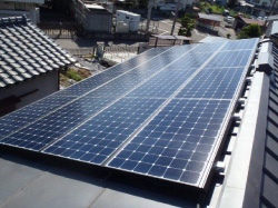 兵庫県加古郡の東芝製SPR-240NE-WHT-J×20枚の太陽光発電施工写真