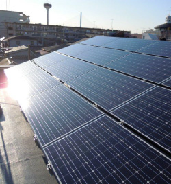 東京都葛飾区のアップソーラー製UP-M200M×16枚 の太陽光発電施工写真