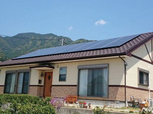 三重県熊野市のパナソニック製VBHN244SJ33×40枚の太陽光発電施工写真
