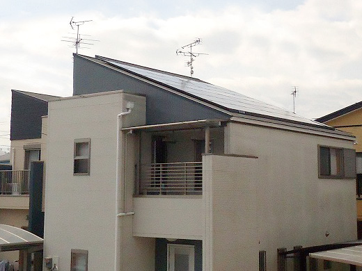 京都府京田辺市の東芝製SPR-250NE-WHT-J×24枚の太陽光発電施工写真