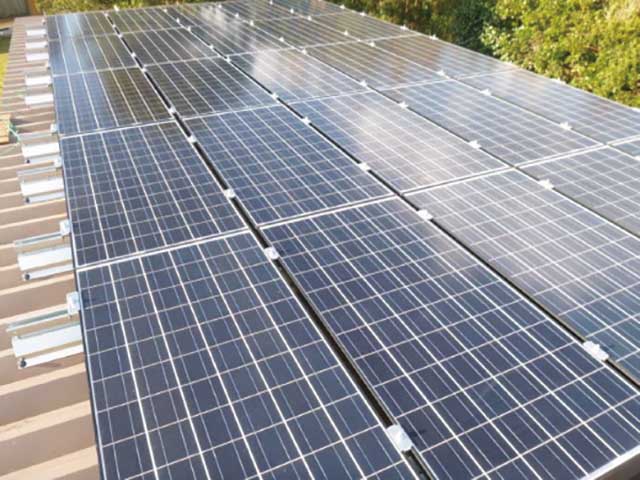 千葉県大網白里市のトリナソーラー製TSM-210DC80.08×73枚の太陽光発電施工写真