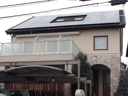 埼玉県さいたま市の東芝製SPR-250NE-WHT-J×40枚の太陽光発電施工写真