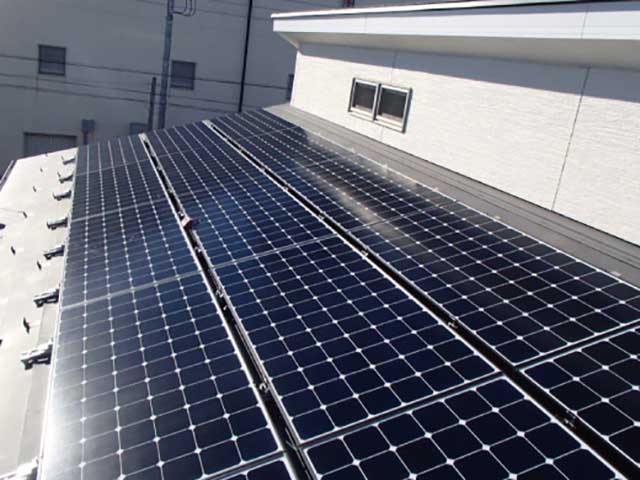 群馬県高崎市の東芝製SPR-250NE-WHT-J×15枚の太陽光発電施工写真