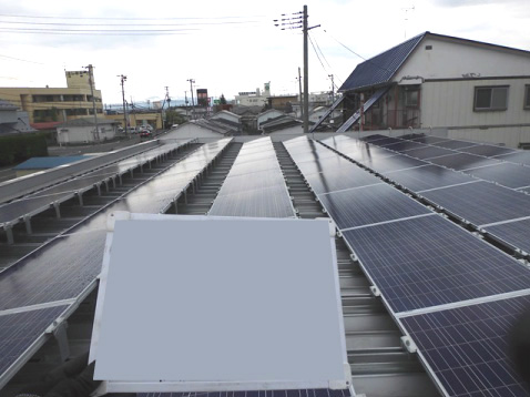 青森県十和田市のカナディアン・ソーラー製CS6P-240P×63枚の太陽光発電施工写真