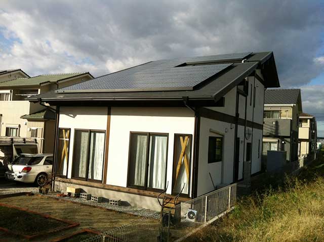 奈良県大和高田市　の東芝製SPR-210N-WHT-J×40枚の太陽光発電施工写真