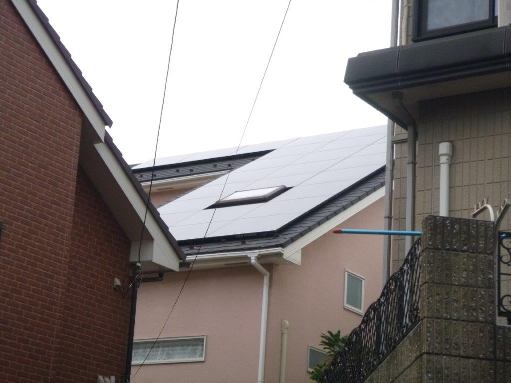 神奈川県横浜市のソーラーフロンティア製SF165-S×26枚の太陽光発電施工写真